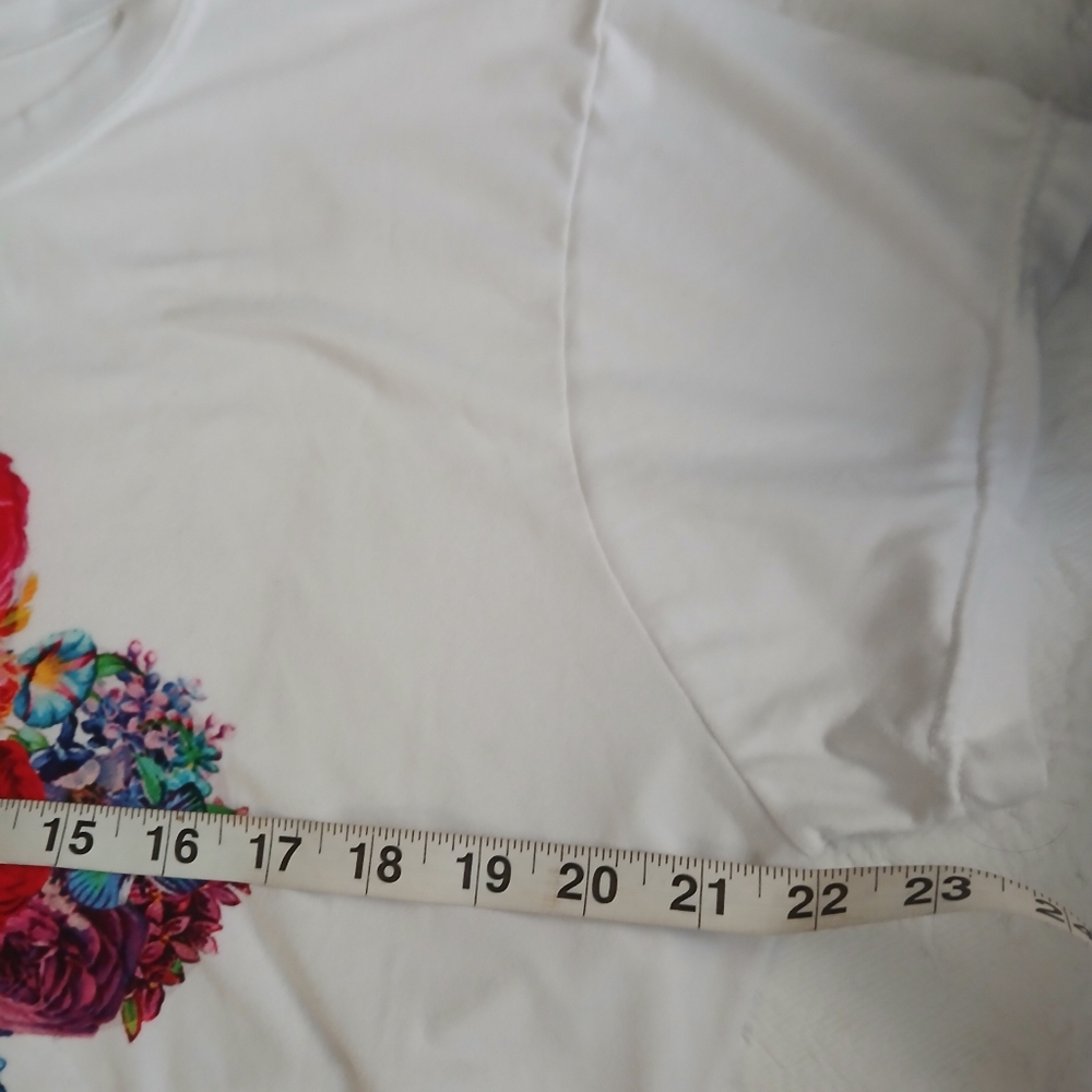 DISNEY MINNIE MOUSE ARTSY FLORAL PRINT WOMANS TEE - Picture 5 of 9